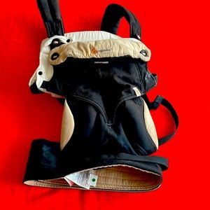 Ergo baby with infant insert